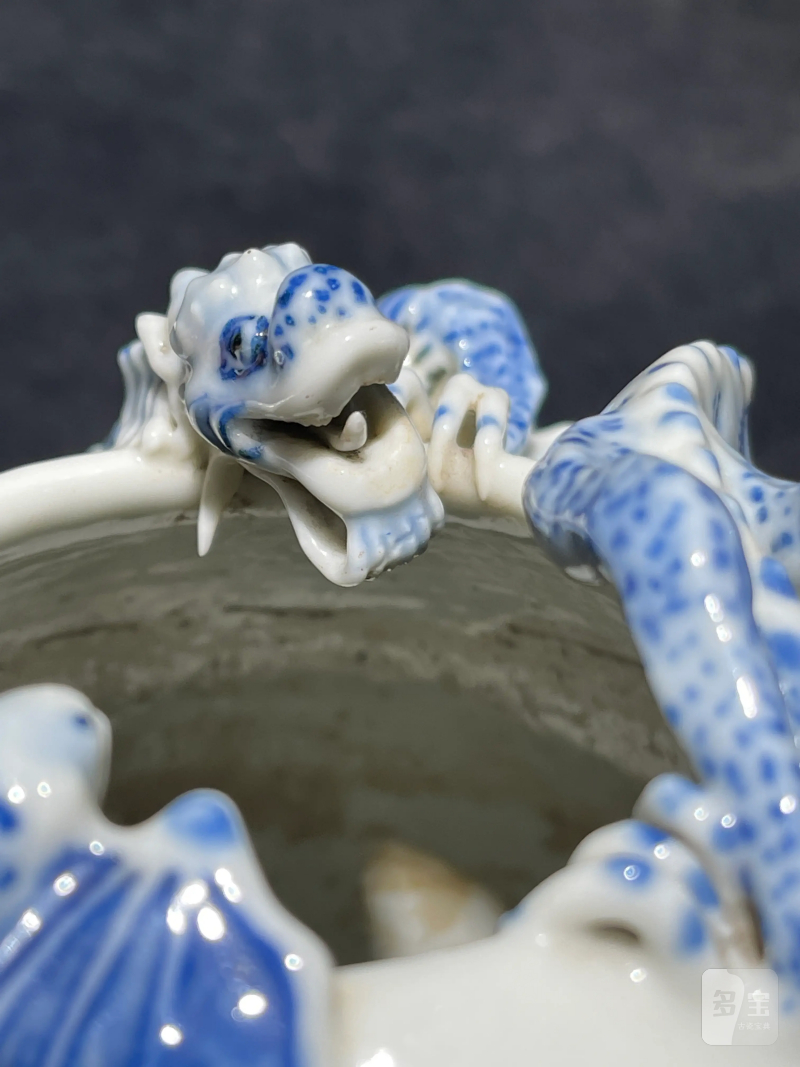 清晚期 青花团凤纹堆塑龙纹水盂 - 图7